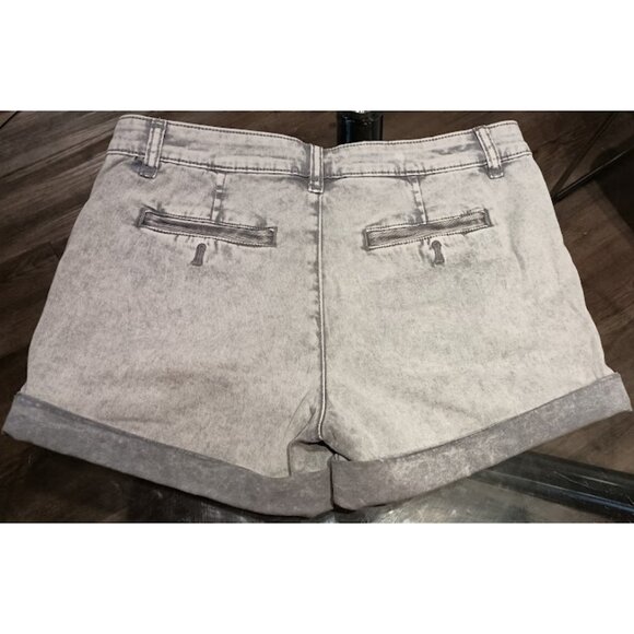 Anthropologie Relaxed Chino Shorts - Grey Acid Wash Stretch 6" Inseam - Picture 2 of 4